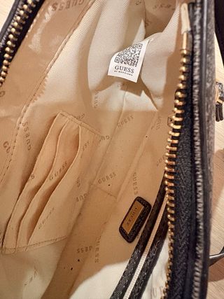 Bolso Guess Gris y Dorado