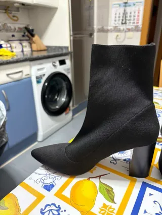 Botines negros talla 40