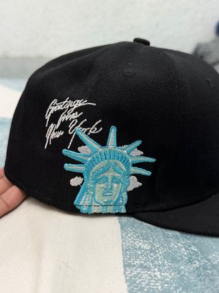 Gorra New Era 59FIFTY Negra Estatua Libertad