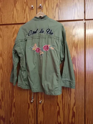 Chaqueta verde militar MYHOL bordada