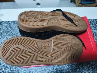 Sapatilhas Puma Pretas e Castanhas