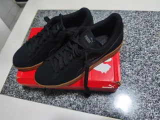 Sapatilhas Puma Pretas e Castanhas