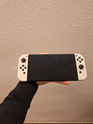 Nintendo Switch OLED Bianca e Nera
