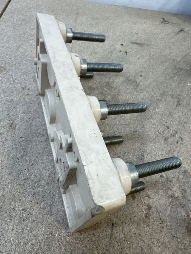 PLACA AISLADA CONEXIONADO ALTERNADOR-MOTOR 220x90