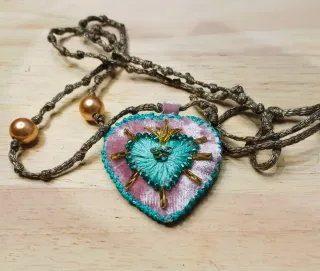 Escapulario hecho a mano. Sagrado corazón.