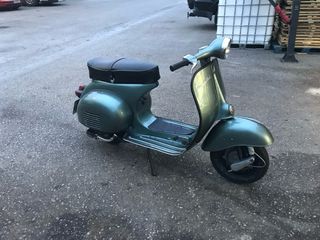 Vespa 150s Faro Redondo