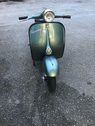 Vespa 150s Faro Redondo