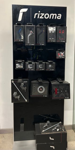 PORTA MATRICULAS RIZOMA UNIVERSAL PT061B