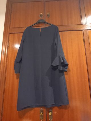 Vestido azul con volantes