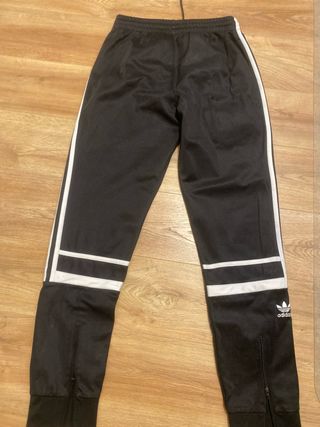 Pantalón chándal Adidas negro