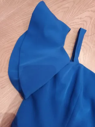 Vestido azul con volantes