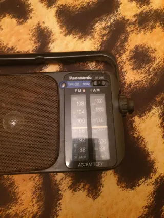 Radio Panasonic RF-2400 AM/FM