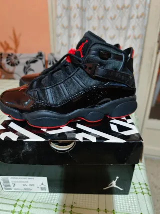 Zapatillas Jordan Negras y Rojas Nuevas