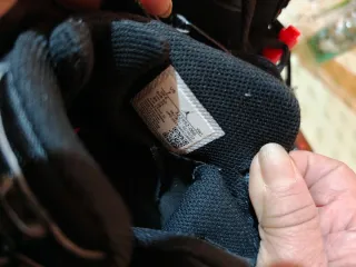 Zapatillas Jordan Negras y Rojas Nuevas