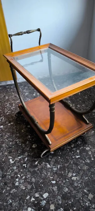 Carrito de licores vintage madera y cristal