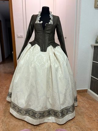 Traje de Fallera