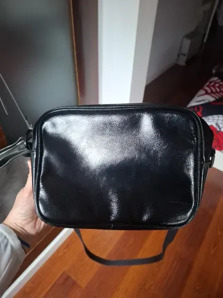 Bolso Adidas negro charol