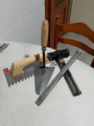 Lote Herramientas Albañil: Paleta, Mazo, Cincel
