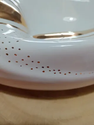 Svuotatasche in ceramica con decori oro zecchino