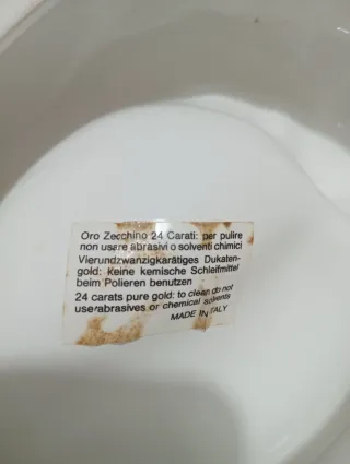 Svuotatasche in ceramica con decori oro zecchino