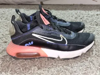 Zapatillas Nike Air Max 2090 Negras y Rosas