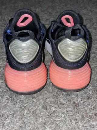 Zapatillas Nike Air Max 2090 Negras y Rosas