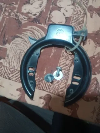 Candado de bicicleta negro