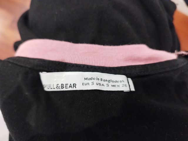 Camiseta Pull&Bear negra, talla S