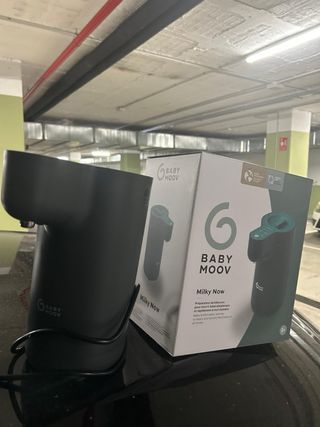 Dispensador de agua para biberones