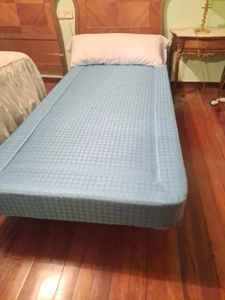 Letto somiere imbottito con ruote