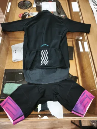 Conjunto Ciclismo Burgos BH