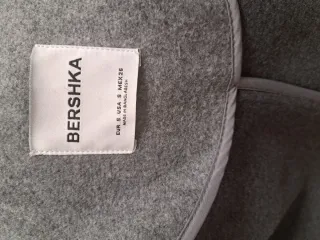 Abrigo largo gris mujer gabardina bershka