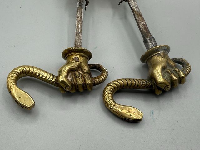 Pareja Manillas Puerta Antiguas. Puño y Serpiente