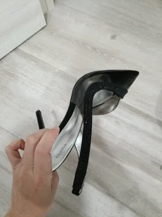 Zapatos de tacón Even&Odd negros y plateados