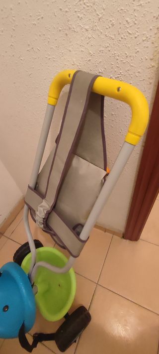 Triciclo infantil con empujador y cinturón