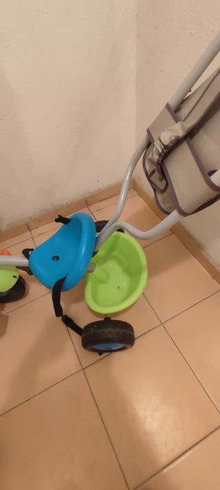 Triciclo infantil con empujador y cinturón