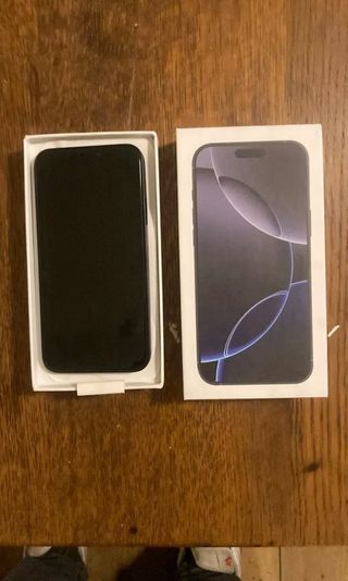 iPhone X modificato in iPhone 16 Pro