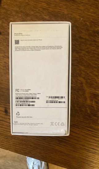 iPhone X modificato in iPhone 16 Pro