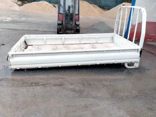 Caja de furgoneta blanca