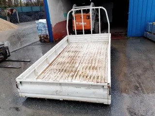 Caja de furgoneta blanca