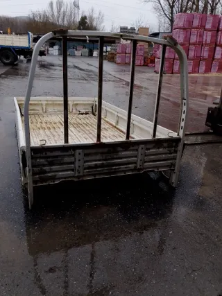 Caja de furgoneta blanca