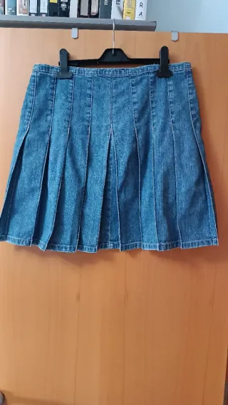 Lote 3 faldas vaqueras talla L/40  a 2€ cada una