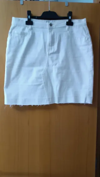 Lote 3 faldas vaqueras talla L/40  a 2€ cada una