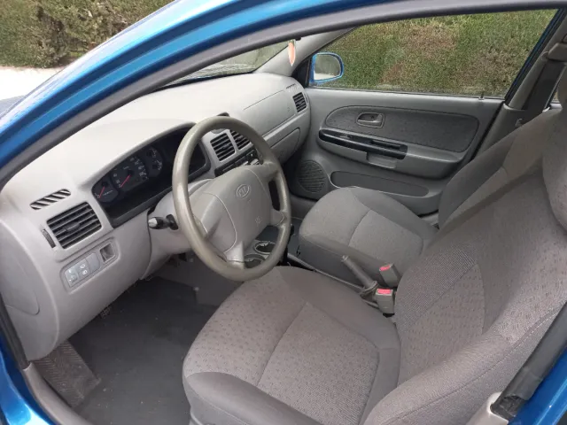KIA Rio 2004