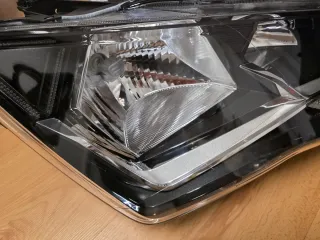 Faro delantero derecho