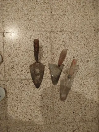 Paletas de albañil con mango de madera