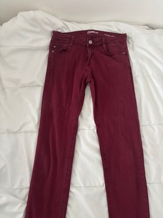 Pantalón Push Up Burdeos