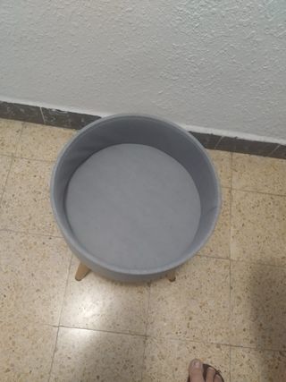 Puff redondo con almacenamiento gris