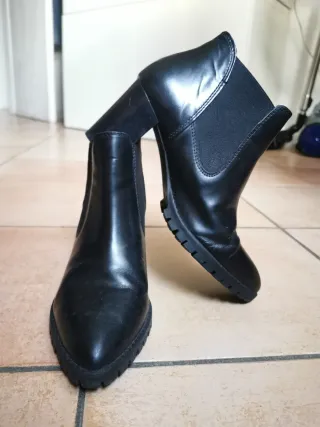 Stivaletti Esmara tacco nero