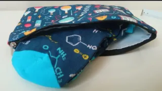 Pack Regalo: Neceser y Calcetines Ciencia